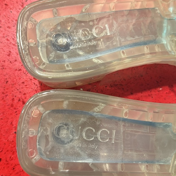 *SOLD* EUC GUCCI RUBBER SLIDES - Picture 2 of 9